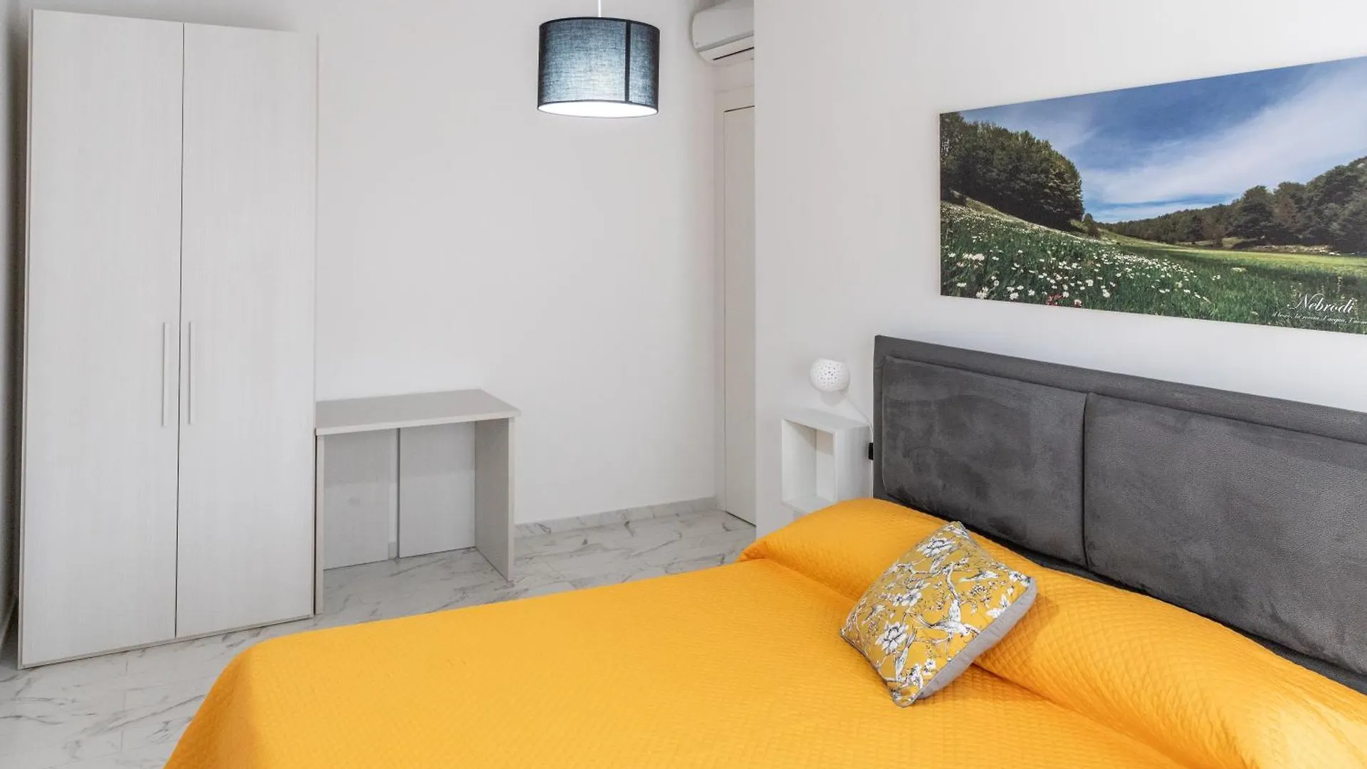 Residence Villa Nebros SantʼAgata di Militello