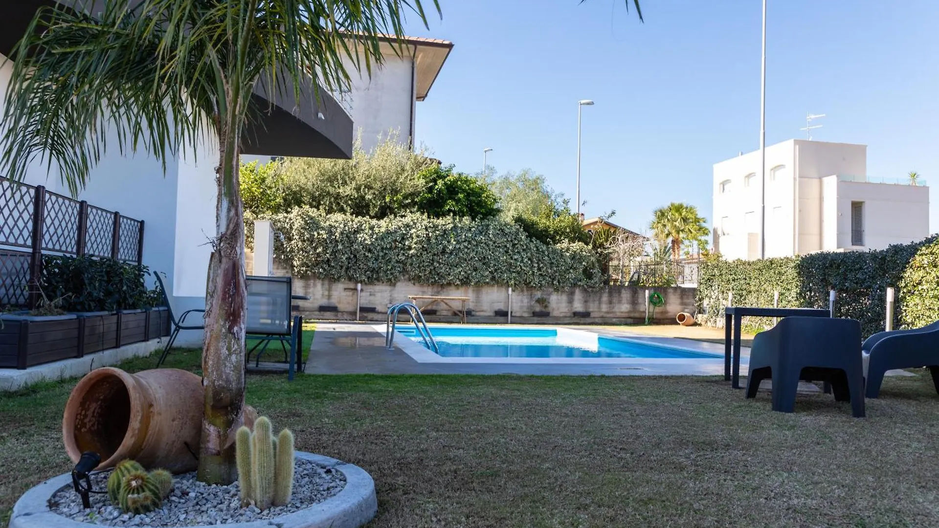 Residence Villa Nebros SantʼAgata di Militello Italia