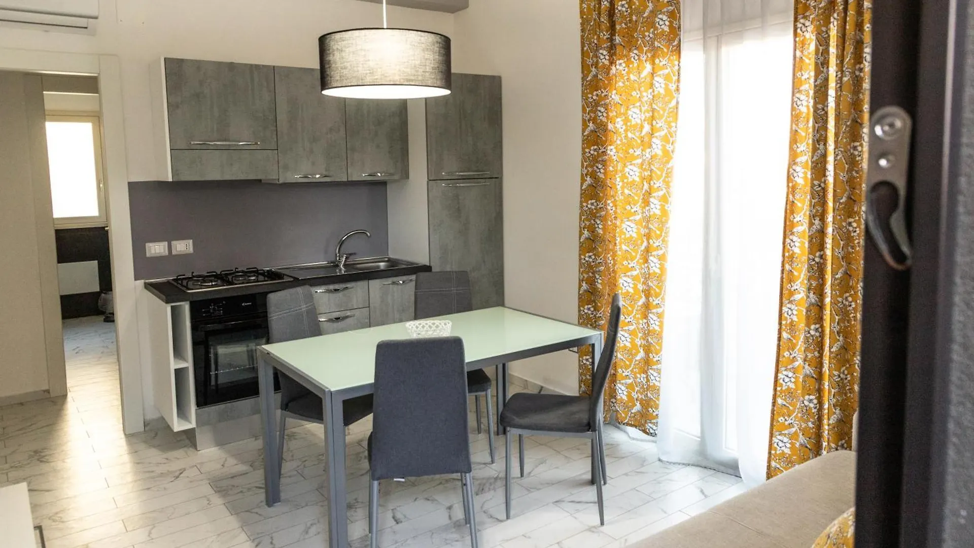 Residence Villa Nebros SantʼAgata di Militello Appartamento
