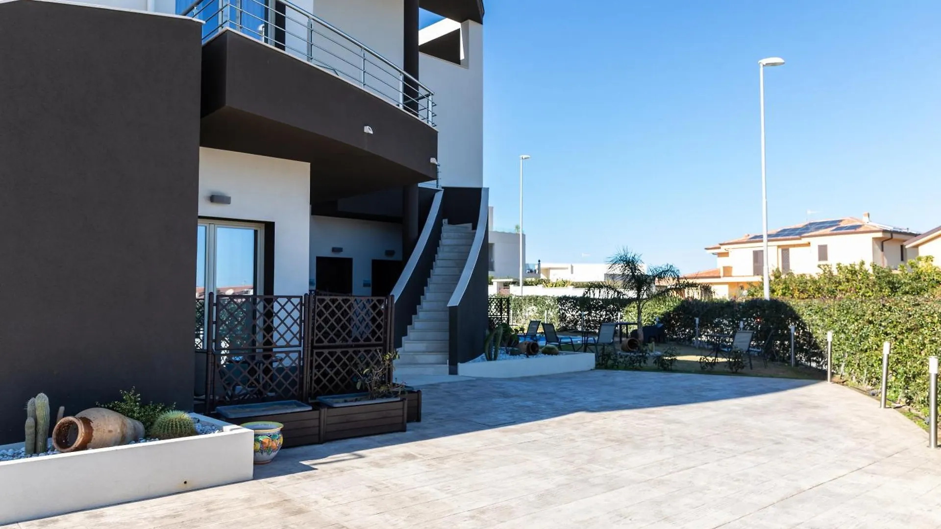 Residence Villa Nebros SantʼAgata di Militello Appartamento